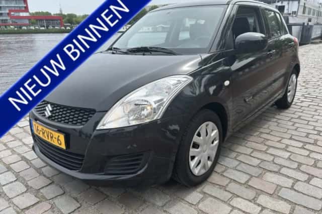 Suzuki Swift (2011) thumbnail 1
