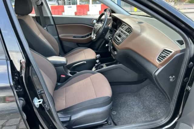 Hyundai i20 (2016) thumbnail 3