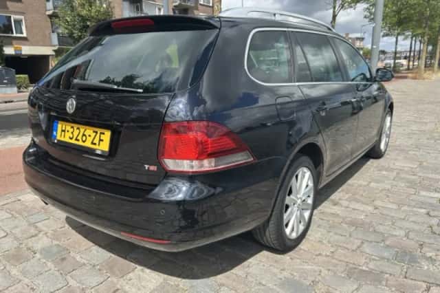 Volkswagen Golf (2011) thumbnail 2