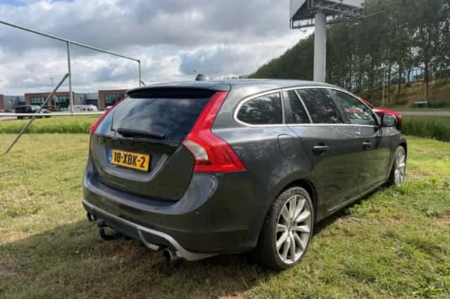 Volvo V60 (2012) thumbnail 2