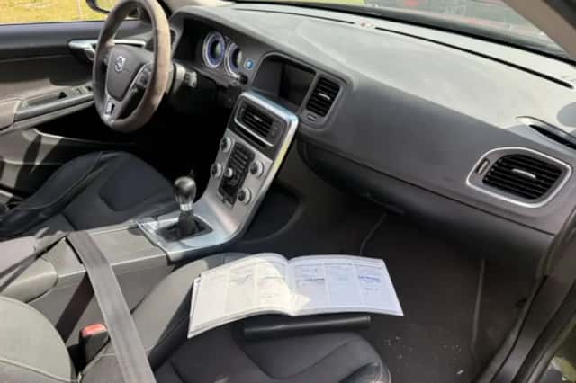 Volvo V60 (2012) thumbnail 3
