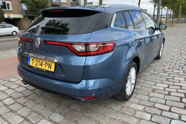 Renault Mégane (2017) thumbnail 2