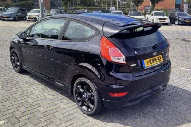 Ford Fiesta (2013) thumbnail 2