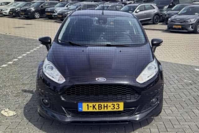 Ford Fiesta (2013) thumbnail 3