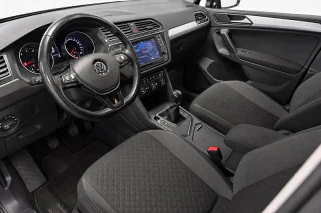 Volkswagen Tiguan (2017) thumbnail 4