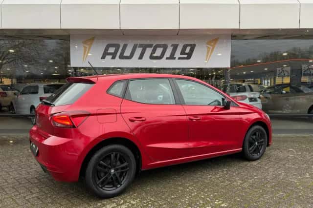 SEAT Ibiza (2017) thumbnail 2