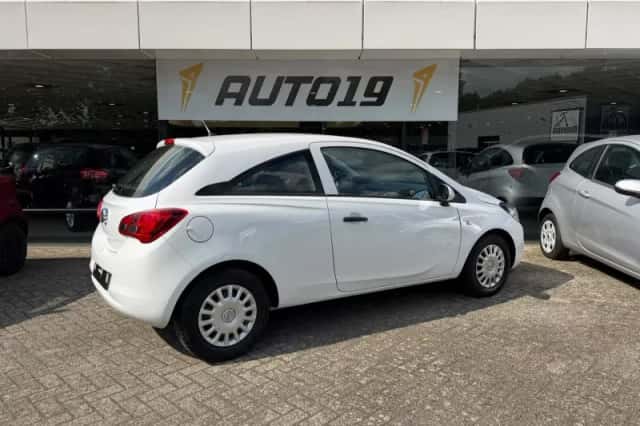 Opel Corsa (2016) thumbnail 2