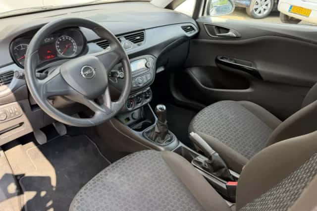 Opel Corsa (2016) thumbnail 4