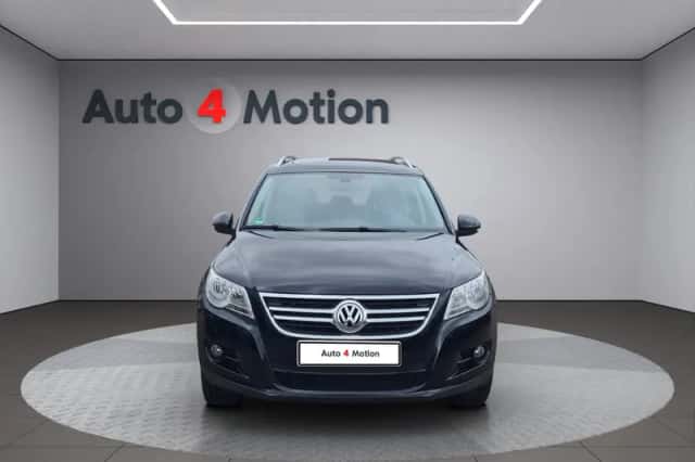 Volkswagen Tiguan (2011) thumbnail 2