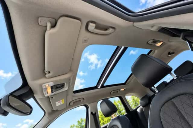 BMW X1 (2017) thumbnail 6
