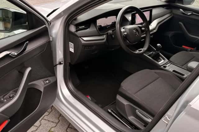 Škoda Octavia (2022) thumbnail 5