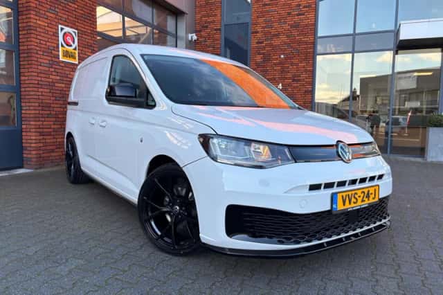 Volkswagen Caddy (2023) thumbnail 2