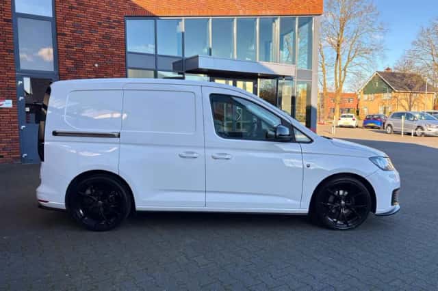 Volkswagen Caddy (2023) thumbnail 3
