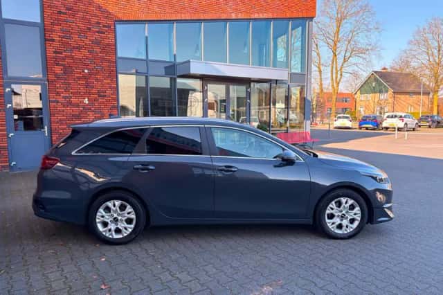 Kia Ceed Sportswagon (2024) thumbnail 3