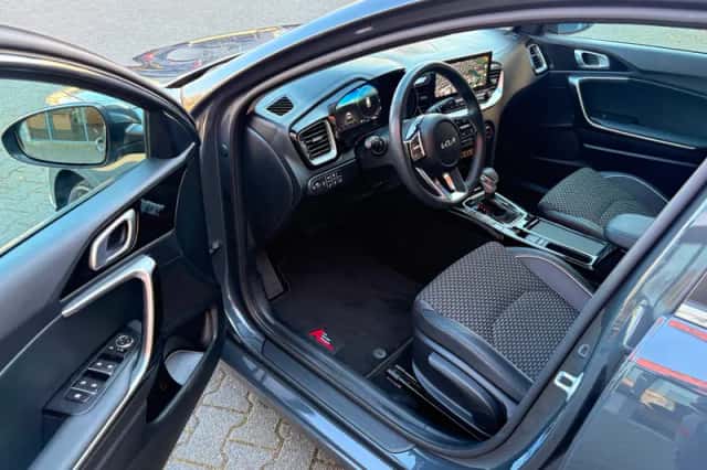 Kia Ceed Sportswagon (2024) thumbnail 5
