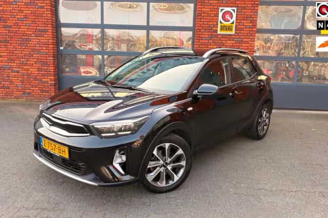 Kia Stonic (2024) thumbnail 1