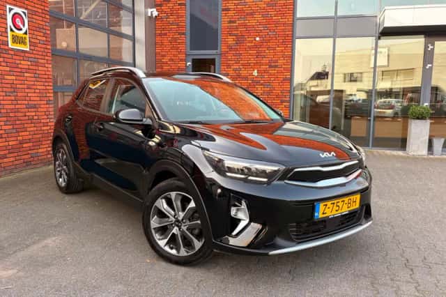 Kia Stonic (2024) thumbnail 2