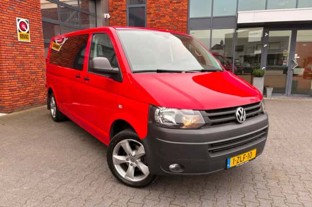 Volkswagen Transporter (2015) thumbnail 2