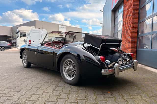 MG MGA (1958) thumbnail 4