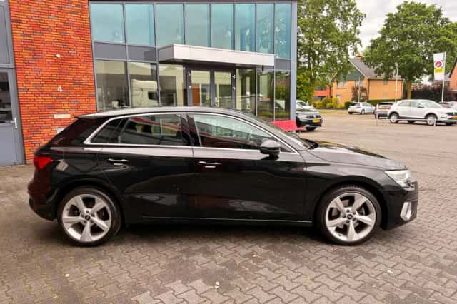 Audi A3 (2022) thumbnail 3