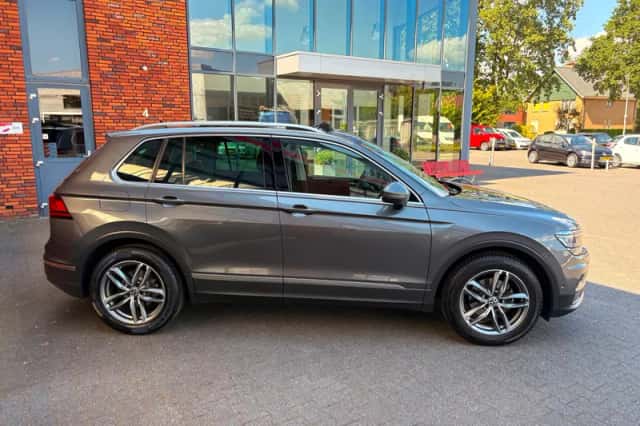 Volkswagen Tiguan (2018) thumbnail 3