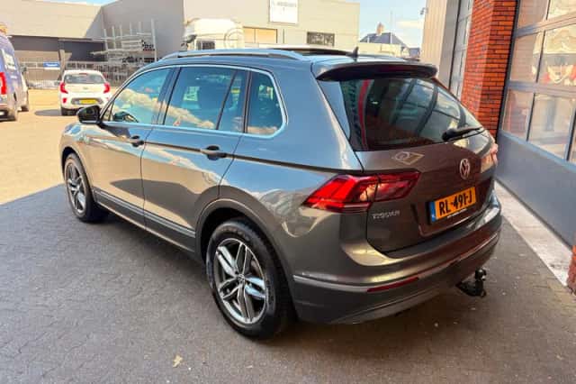 Volkswagen Tiguan (2018) thumbnail 4