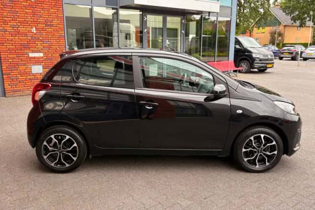Peugeot 108 (2021) thumbnail 3