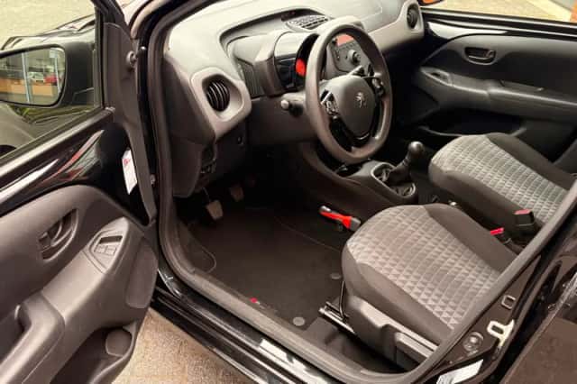 Peugeot 108 (2021) thumbnail 5