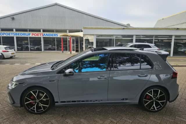 Volkswagen Golf (2023) thumbnail 5