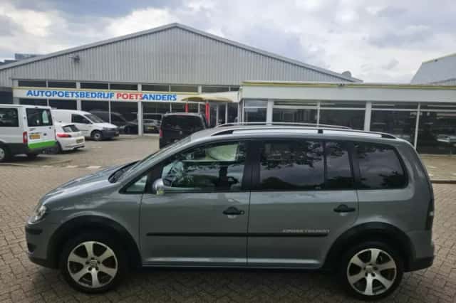 Volkswagen Touran (2008) thumbnail 4