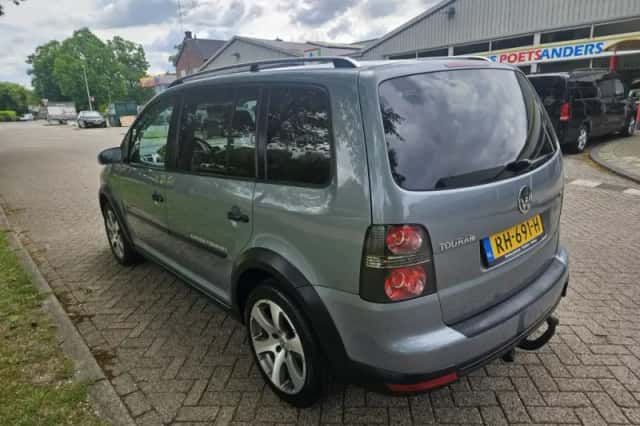 Volkswagen Touran (2008) thumbnail 5