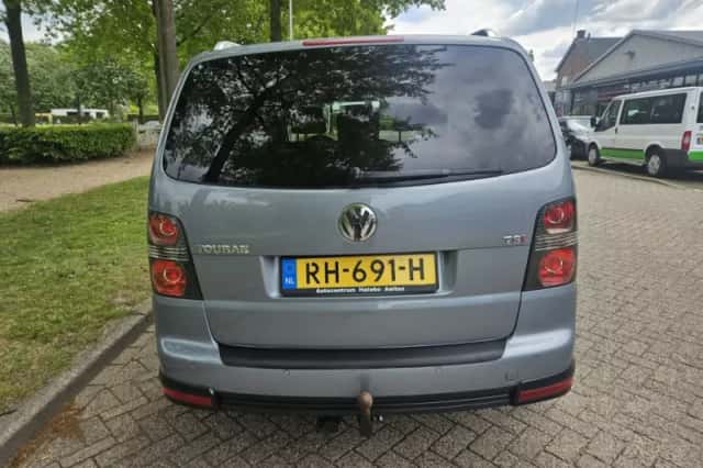 Volkswagen Touran (2008) thumbnail 6