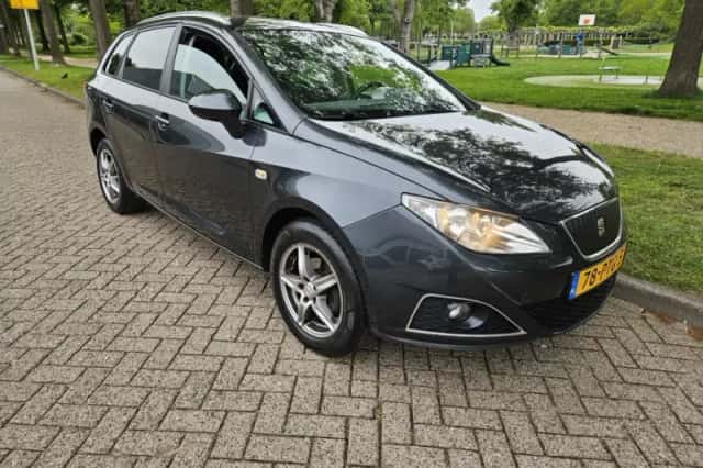 SEAT Ibiza (2011) thumbnail 2