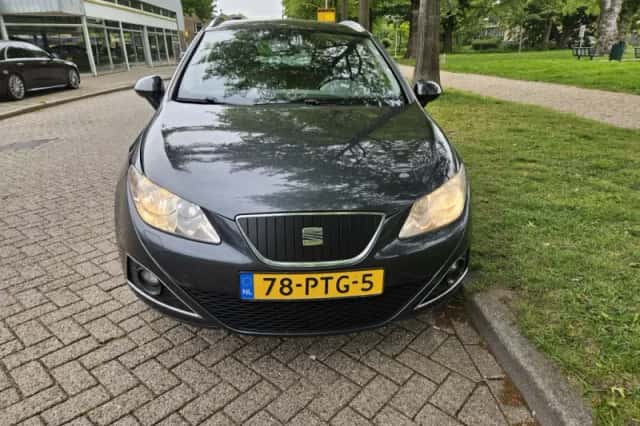 SEAT Ibiza (2011) thumbnail 3