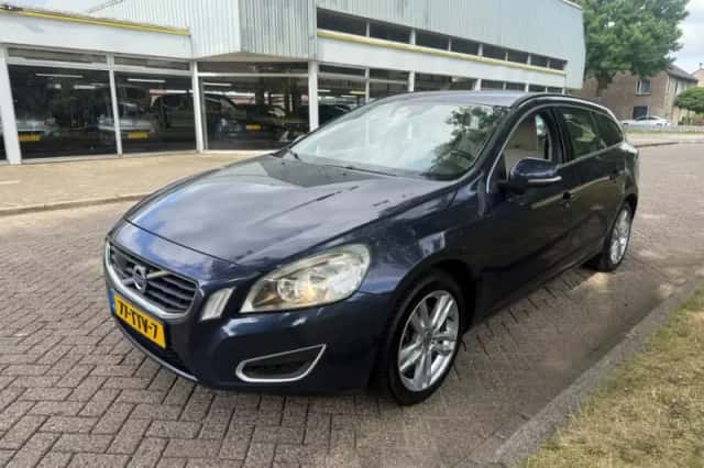 Volvo V60 (2012) thumbnail 4