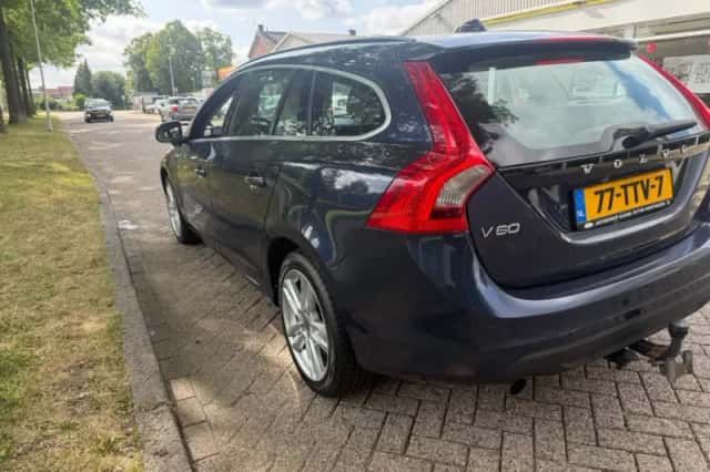 Volvo V60 (2012) thumbnail 6