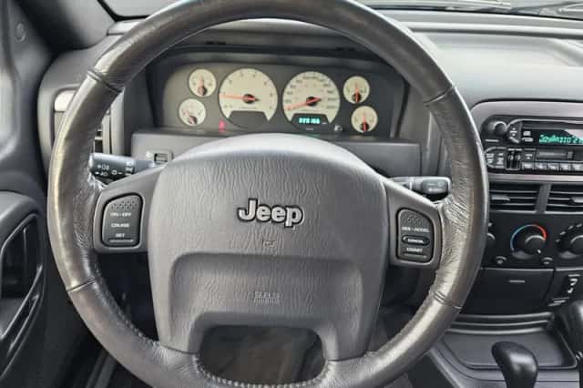Jeep Grand Cherokee (2002) thumbnail 5