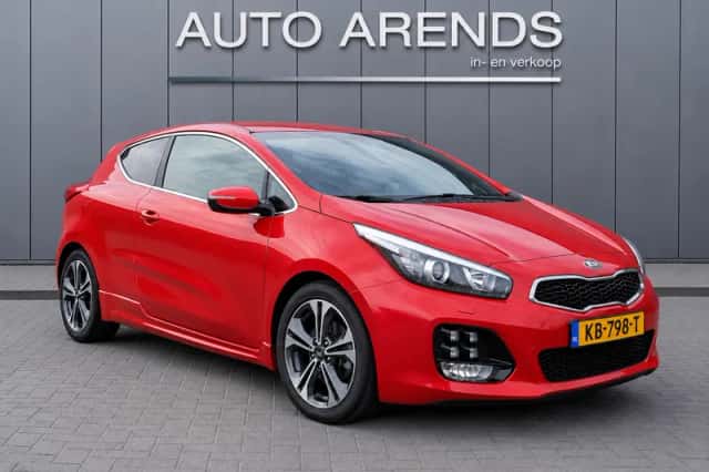 Kia Pro Cee'd (2016) thumbnail 1