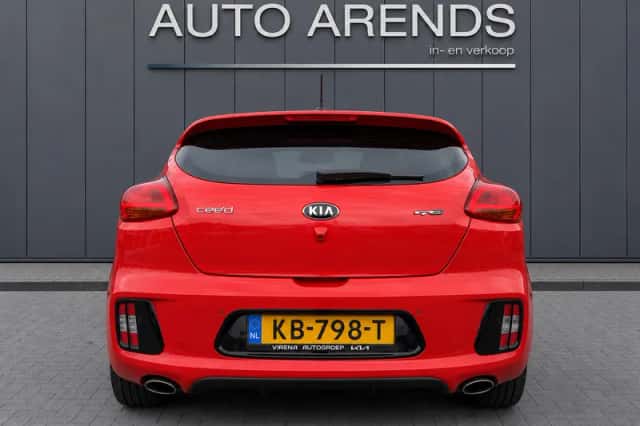 Kia Pro Cee'd (2016) thumbnail 4