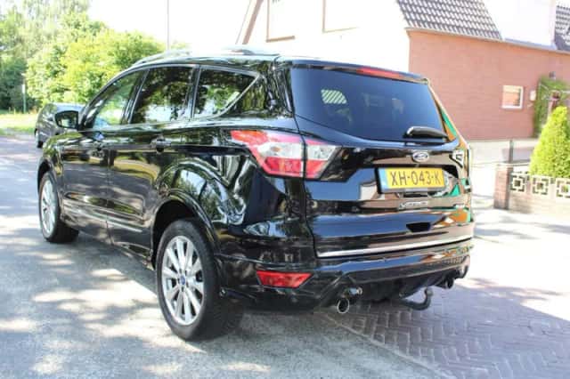 Ford Kuga (2019) thumbnail 4
