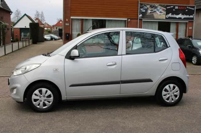 Hyundai i10 (2012) thumbnail 3