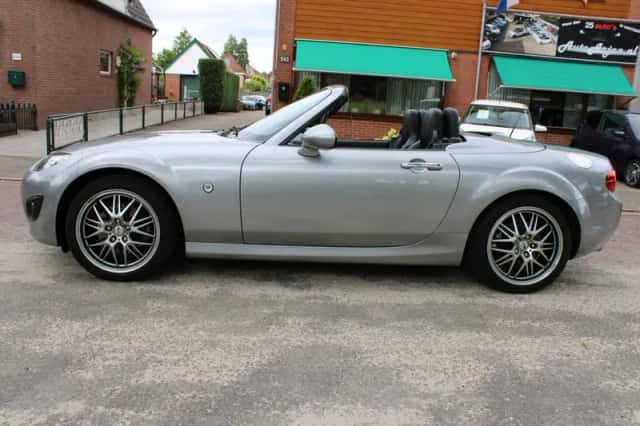 Mazda MX-5 (2011) thumbnail 3