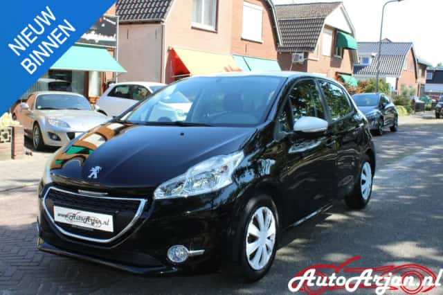 Peugeot 208 (2014) thumbnail 1