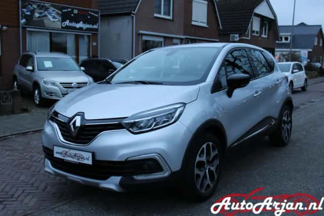Renault Captur (2019) thumbnail 2