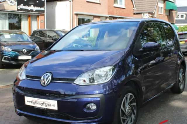 Volkswagen Up! (2017) thumbnail 1