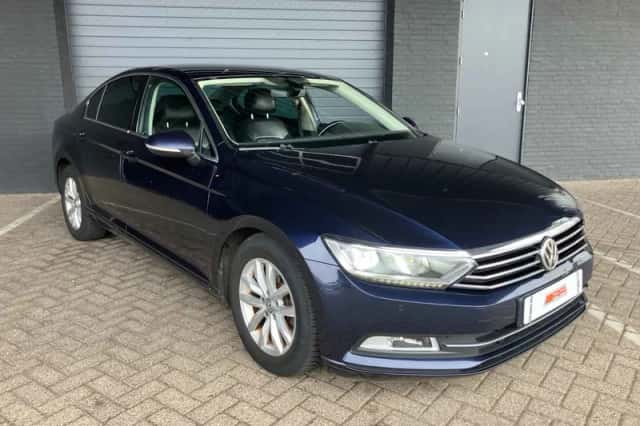 Volkswagen Passat (2015) thumbnail 2