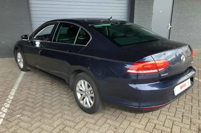 Volkswagen Passat (2015) thumbnail 6