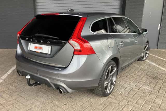Volvo V60 (2015) thumbnail 3