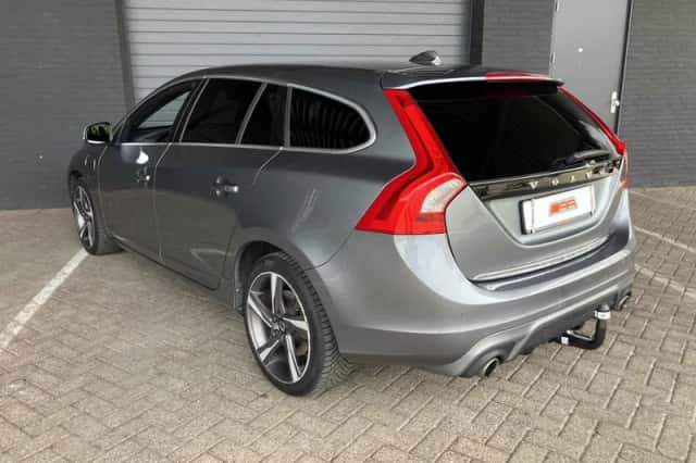 Volvo V60 (2015) thumbnail 5