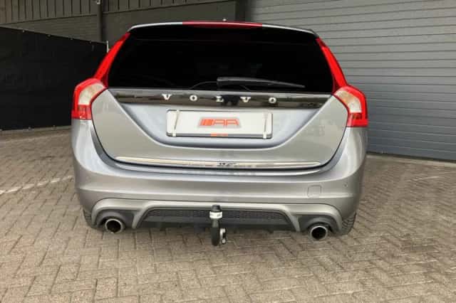 Volvo V60 (2015) thumbnail 6